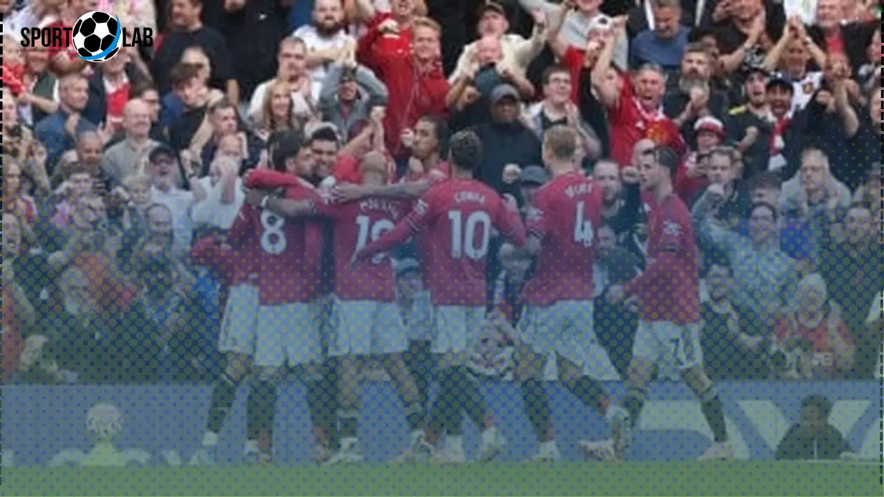 مانشستر يونايتد يواجه إيفرتون في قمة مثيرة بالدوري الإنجليزي